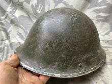 Lade das Bild in den Galerie-Viewer, Originaler Mk4 Turtle-Helm der britischen Armee aus der Zeit des 2. Weltkrieges 
