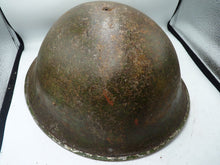 Lade das Bild in den Galerie-Viewer, Mk3 Kanadische / Britische Armee Original WW2 Schildkrötenhelm mit hoher Niete 
