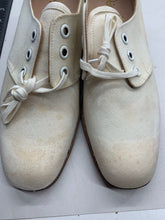 Load image into Gallery viewer, Original WW2 British Army Women&#39;s White Summer Shoes - ATS WAAF - Size 240 S
