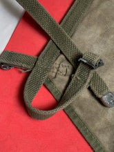 Lade das Bild in den Galerie-Viewer, Original WW2 US Army M1928 Haversack Pack Tail - 1944 Dated
