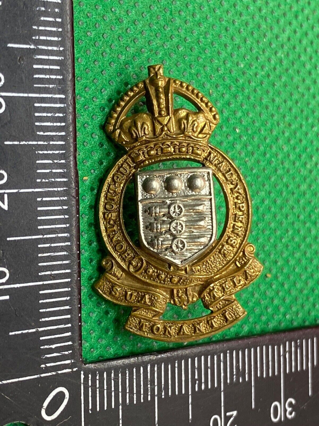 Original WW1 / WW2 British Army Ordnance Corps Collar Badge
