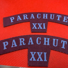 Lade das Bild in den Galerie-Viewer, Pair of WW2 Style Printed 21st Parachute Regiment Shoulder Titles - Repro - #1
