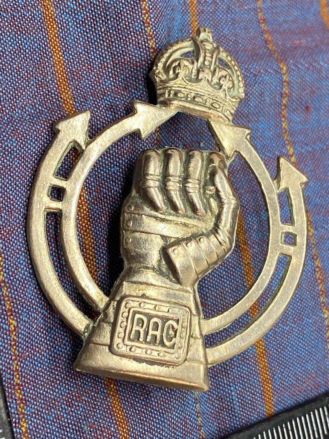Original British Army WW2 British Army Royal Armoured Corps Cap/Collar Badge