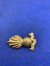 Load image into Gallery viewer, Royal Artillery British Army Cap/Beret/Collar Badge
