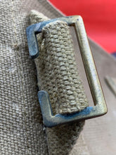 Charger l&#39;image dans la galerie, Original WW2 British Army 37 Pattern Bren Rear Auxiliary Pouch - Dated 1941
