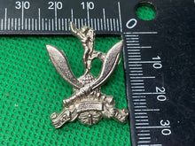 Load image into Gallery viewer, British Army Gurkha Regiment Queen&#39;s Crown Cap / Collar Badge
