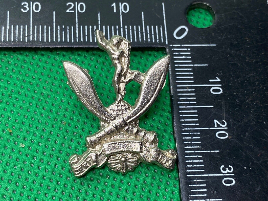 British Army Gurkha Regiment Queen's Crown Cap / Collar Badge