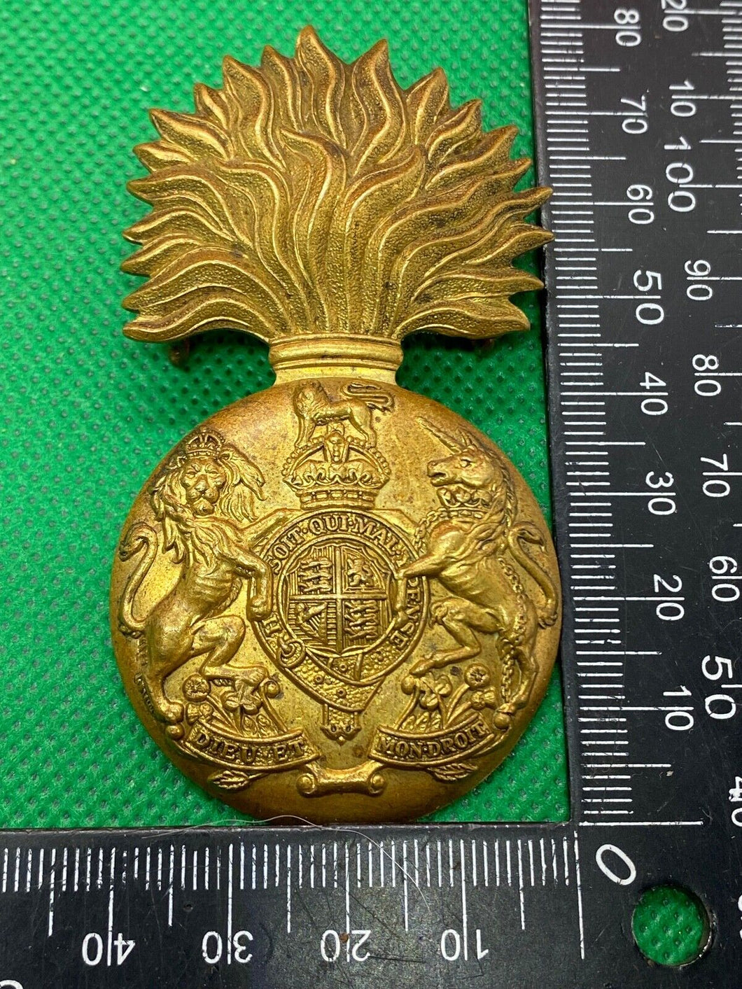 Original WW1 / WW2 British Army - Royal Scots Fusiliers Busby / Cap Badge