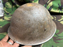 Charger l&#39;image dans la galerie, British / Canadian Army Mark 3 Turtle Helmet - Original WW2 Combat Helmet
