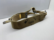 Charger l&#39;image dans la galerie, Original WW2 British Army L-Straps Pair 1944 Dated 37 Pattern Webbing
