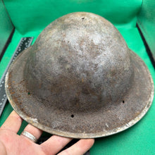 Lade das Bild in den Galerie-Viewer, Britischer Armee-Mk2-Brodie-Helm – Original aus dem 2. Weltkrieg – südafrikanische Herstellung 
