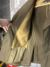 Lade das Bild in den Galerie-Viewer, Original US Army WW2 Class A Uniform Jacket - 39&quot; Regular Chest - 1942 Dated
