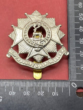 Load image into Gallery viewer, WW1 / WW2 British Army BEDFORSHIRE &amp; HERTFORDSHIRE REGT White Metal Cap Badge.
