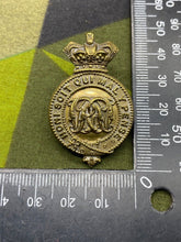 Load image into Gallery viewer, Victorian Crown British Army - The Grenadier Guards O/R Brass Badge 1896-1902
