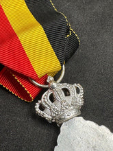 Charger l&#39;image dans la galerie, Original WW2 era Belgian Labour Medal - Belgium Habilete Moralite Medal
