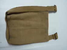 Charger l&#39;image dans la galerie, Original WW2 British Army Soldiers Water Bottle Carrier Harness - Dated 1942 - The Militaria Shop
