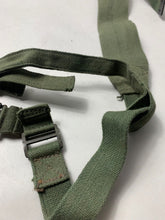 Charger l&#39;image dans la galerie, Original WW2 British Army 44 Pattern Shoulder Cross Straps Set - 1945 Dated
