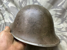 Charger l&#39;image dans la galerie, Original WW2 Canadian / British Army Mk3 High Rivet Turtle Helmet &amp; Liner
