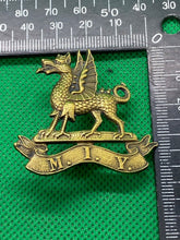 Charger l&#39;image dans la galerie, Victorian / WW1 British Army Montgomery Imperial Yeomanry Cast Cap Badge
