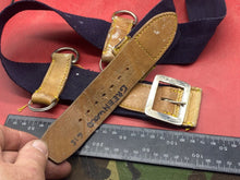 Charger l&#39;image dans la galerie, WW2 British Army Hussars Blue Canvas and Leather Belt with Fittings
