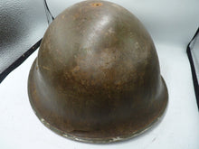 Lade das Bild in den Galerie-Viewer, Mk3 Kanadische / Britische Armee Original WW2 Schildkrötenhelm mit hoher Niete 
