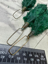 Load image into Gallery viewer, Genuine British Army Green Hackle / Feather Plume
