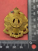 Load image into Gallery viewer, WW1 / WW2 British Army TENTH LONDON HACKNEY Regiment Cap Badge.
