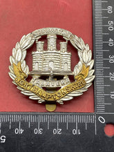 Load image into Gallery viewer, WW1 / WW2 British Army Northamptonshire Regiment Cap Badge.
