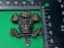 Load image into Gallery viewer, WW1 / WW2 British Army - Denbighshire Yeomany Cap Badge
