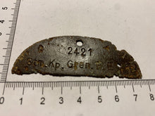 Load image into Gallery viewer, Original WW2 German Army Dog Tag - Marked - Ste.Kp. Gren. E. B. 465
