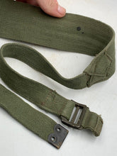 Charger l&#39;image dans la galerie, Original WW2 British Army 44 Pattern Shoulder Strap
