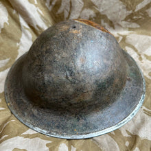 Lade das Bild in den Galerie-Viewer, Britischer Armee-Mk2-Brodie-Helm – Original aus dem 2. Weltkrieg – südafrikanische Herstellung 
