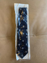 Lade das Bild in den Galerie-Viewer, British Army ROYAL REGIMENT OF FUSILIERS (CREST) Regimental Dress Tie
