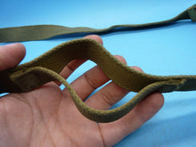 Charger l&#39;image dans la galerie, Original WW2 British Army Shoulder Strap - 37 Pattern Webbing
