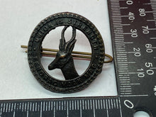 Lade das Bild in den Galerie-Viewer, Original South African Army Forces Bronze Cap Badge
