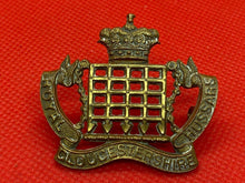 Charger l&#39;image dans la galerie, Original Victorian Crown Royal Gloucestershire Hussars Cap / Pouch Badge
