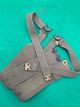 Charger l&#39;image dans la galerie, Original WW2 British Army 37 Pattern L Straps -  M.E.Co - 1941 Dated
