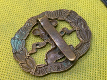 Charger l&#39;image dans la galerie, British Army - South Lancashire Prince of Wales&#39;s Regiment Cap Badge
