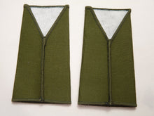 Load image into Gallery viewer, OD Green Rank Slides / Epaulette Single Genuine British Army - 9th 12th Lancers
