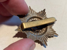 Load image into Gallery viewer, WW1 / WW2 British Army - Cheshire Regiment WM / Brass Cap Badge.
