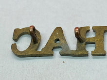 Load image into Gallery viewer, Original British Army WW1 Honourable Artillery Cast Brass Shoulder Title
