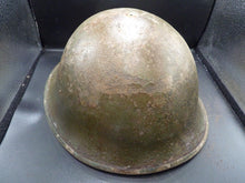 Lade das Bild in den Galerie-Viewer, Mk3 Kanadische / Britische Armee Original WW2 Schildkrötenhelm mit hoher Niete 
