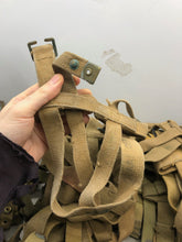 Charger l&#39;image dans la galerie, Original WW2 37 Pattern British Army Water Bottle Carrier Harness
