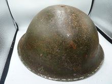 Lade das Bild in den Galerie-Viewer, Mk3 Kanadische / Britische Armee Original WW2 Schildkrötenhelm mit hoher Niete 
