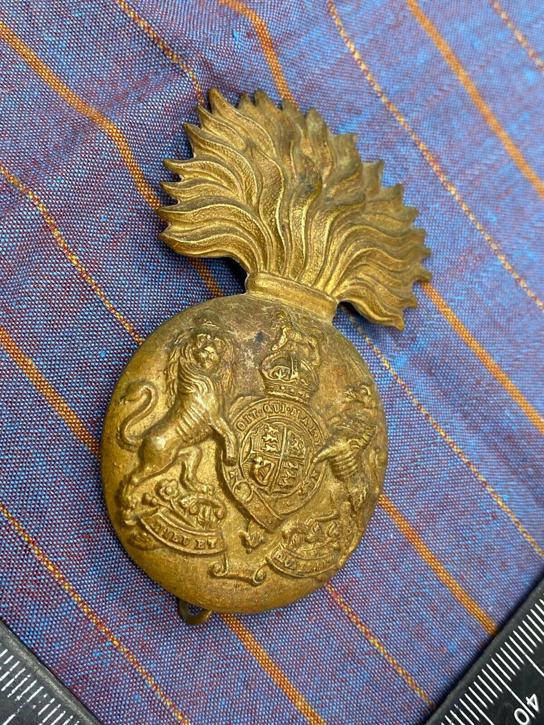 Original WW1 / WW2 British Army Royal Scots Fusiliers Cap Badge