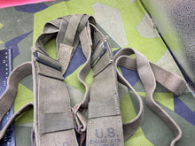 Load image into Gallery viewer, Original WW2 US Army Issue / Paratroopers Y-Straps / Suspenders / Yolk
