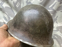 Charger l&#39;image dans la galerie, Original WW2 Canadian / British Army Mk3 High Rivet Turtle Helmet &amp; Liner
