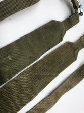 Charger l&#39;image dans la galerie, Original WW2 British Army 37 Pattern L Straps Pair - Wartime Dated
