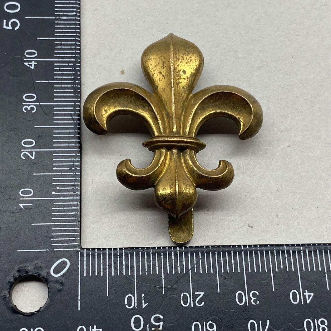 WW1 / WW2 British Army MANCHESTER REGIMENT Brass Cap Badge.