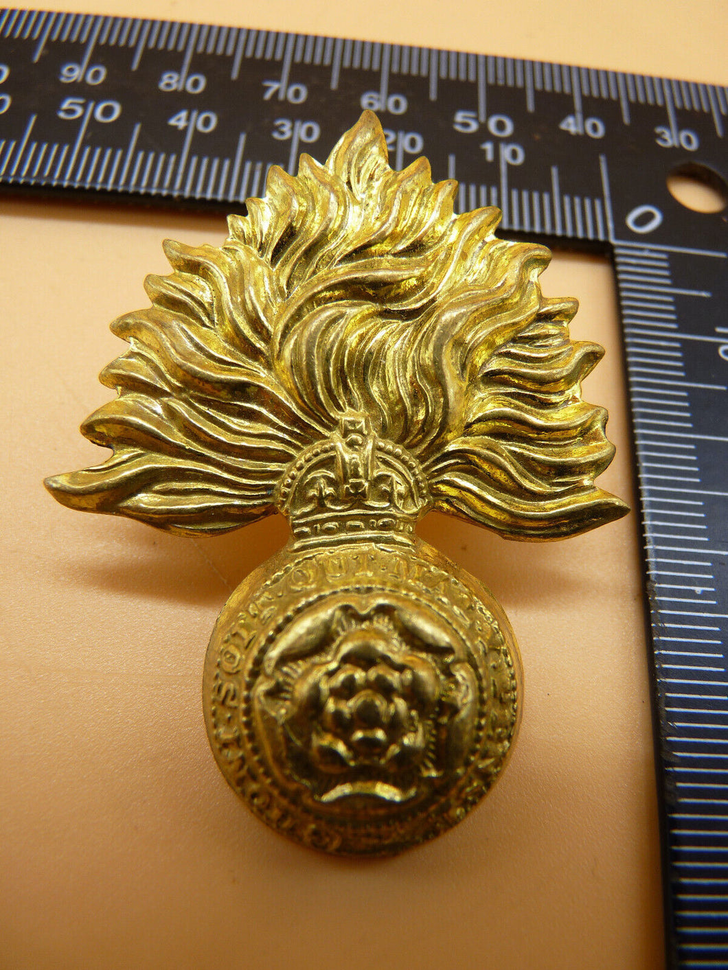 British Army Cap Badge - The Royal Fusiliers - Kings Crown